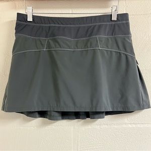 Athleta Gray Ruffled Sport Skort w/Neon Green Grip Shorts Size M